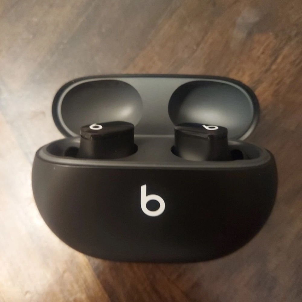 Beats by Dre Black Earbud Headphones